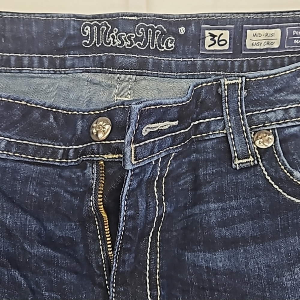 Miss me jeans size 18 or size 36.